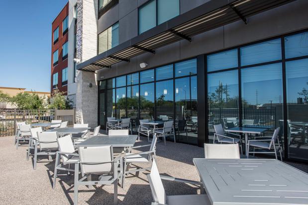 Images Holiday Inn Express & Suites Phoenix North - Happy Valley by IHG