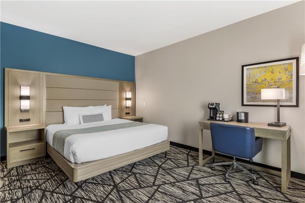 Images Best Western Plus Mid County