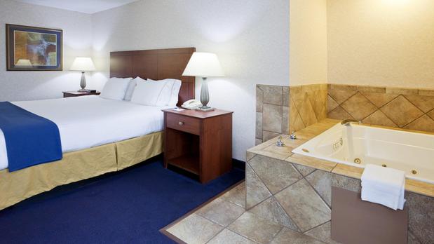 Images Holiday Inn Express Deforest (Madison Area), an IHG Hotel