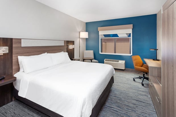 Images Holiday Inn Express Cleveland Airport - Brook Park by IHG