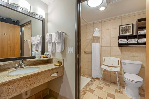 Images Best Western Plus Midwest Inn