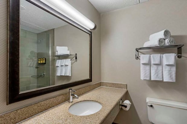 Images Best Western Plus Kingston Hotel and Conference Center