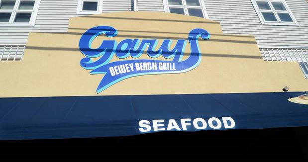 Images Gary's Dewey Beach Grill / 38° -75° Brewing