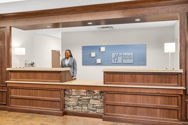 Images Holiday Inn Express & Suites Wilmington-Newark by IHG