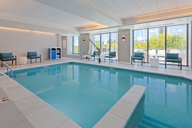 Images Hilton Garden Inn Boston Brookline
