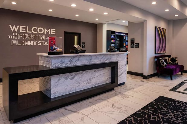 Images Hampton Inn & Suites Winston-Salem Downtown