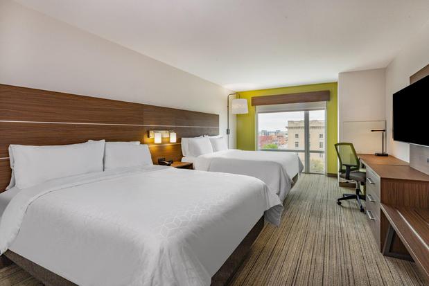 Images Holiday Inn Express & Suites Lincoln Downtown by IHG