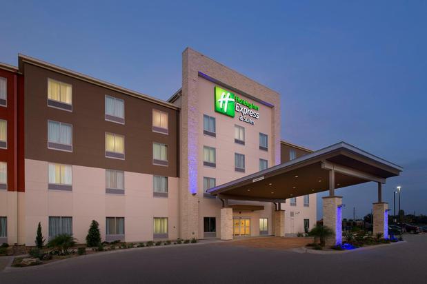 Images Holiday Inn Express & Suites Bay City, an IHG Hotel