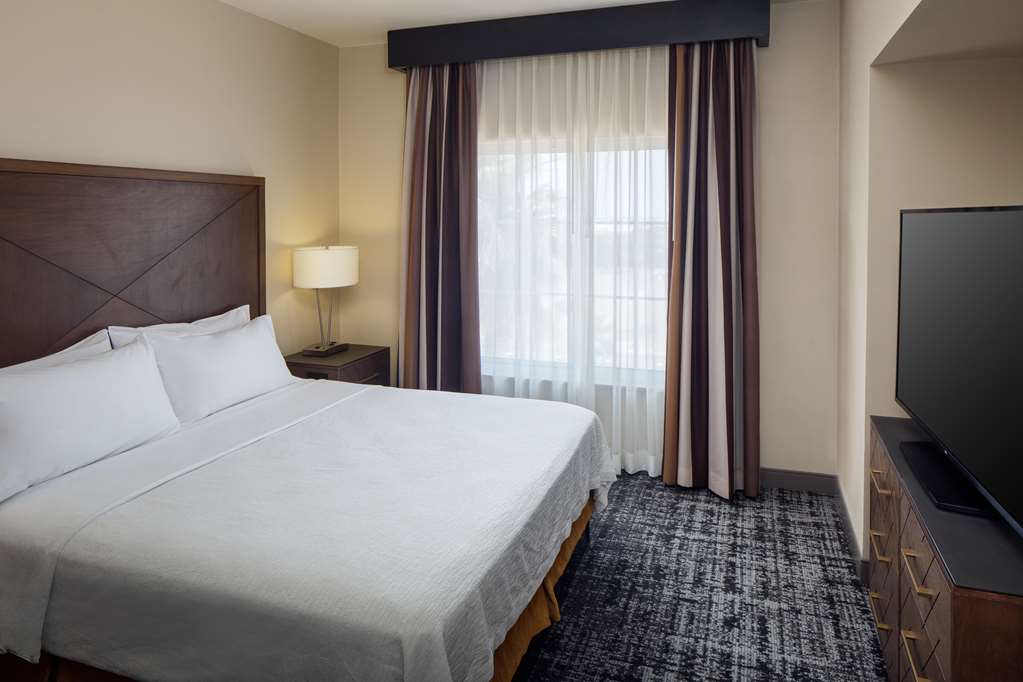 Guest room amenity Embassy Suites by Hilton Laredo Laredo (956)723-9100