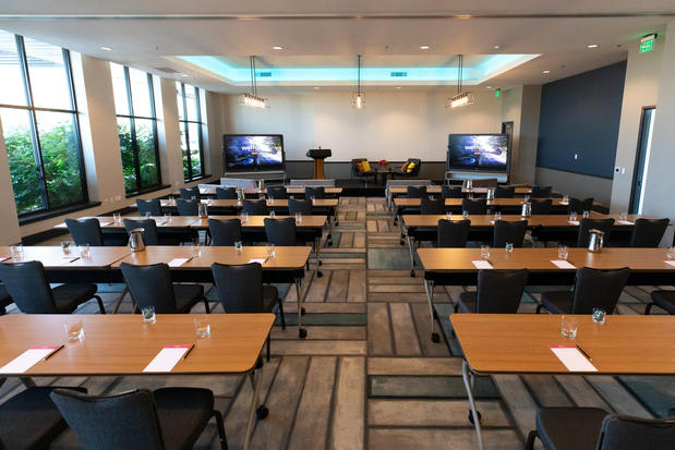 Images Hotel Indigo Seattle Everett Waterfront by IHG