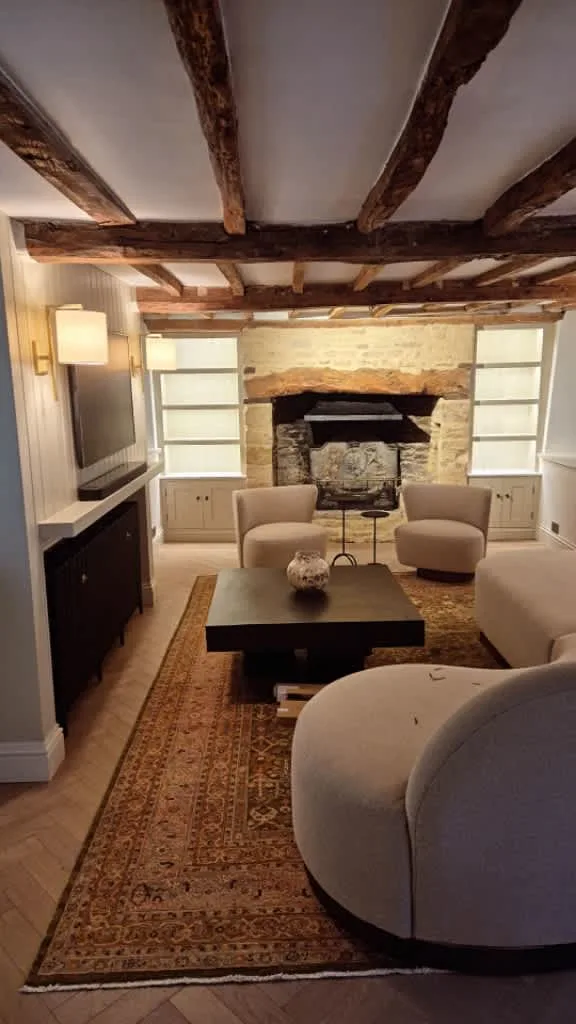 Images Tony Hollick Bespoke Furniture