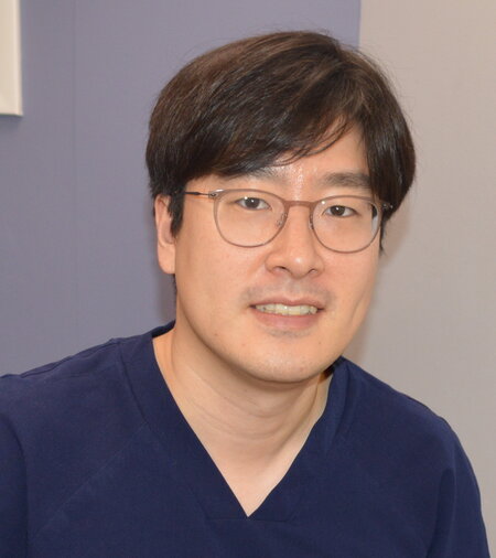 Dr. Howard Yoon