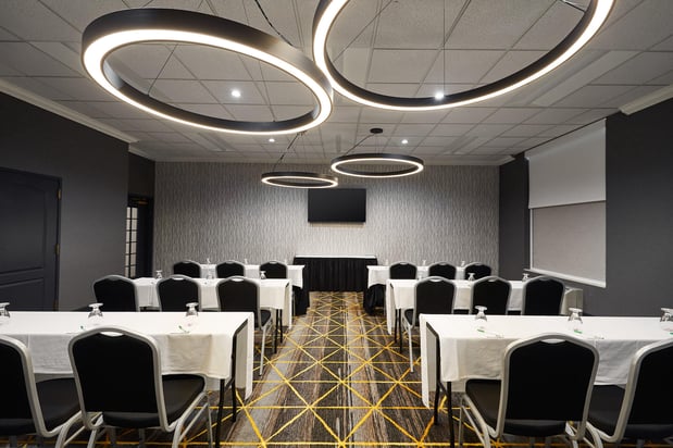 Images Holiday Inn & Suites Madison West - Middleton by IHG