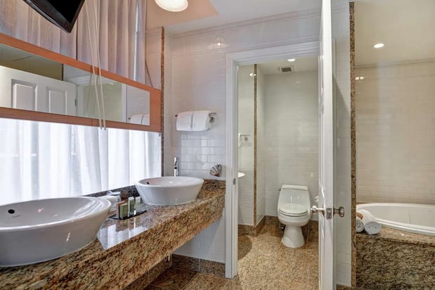 Images The Cincinnatian Hotel, Curio Collection by Hilton