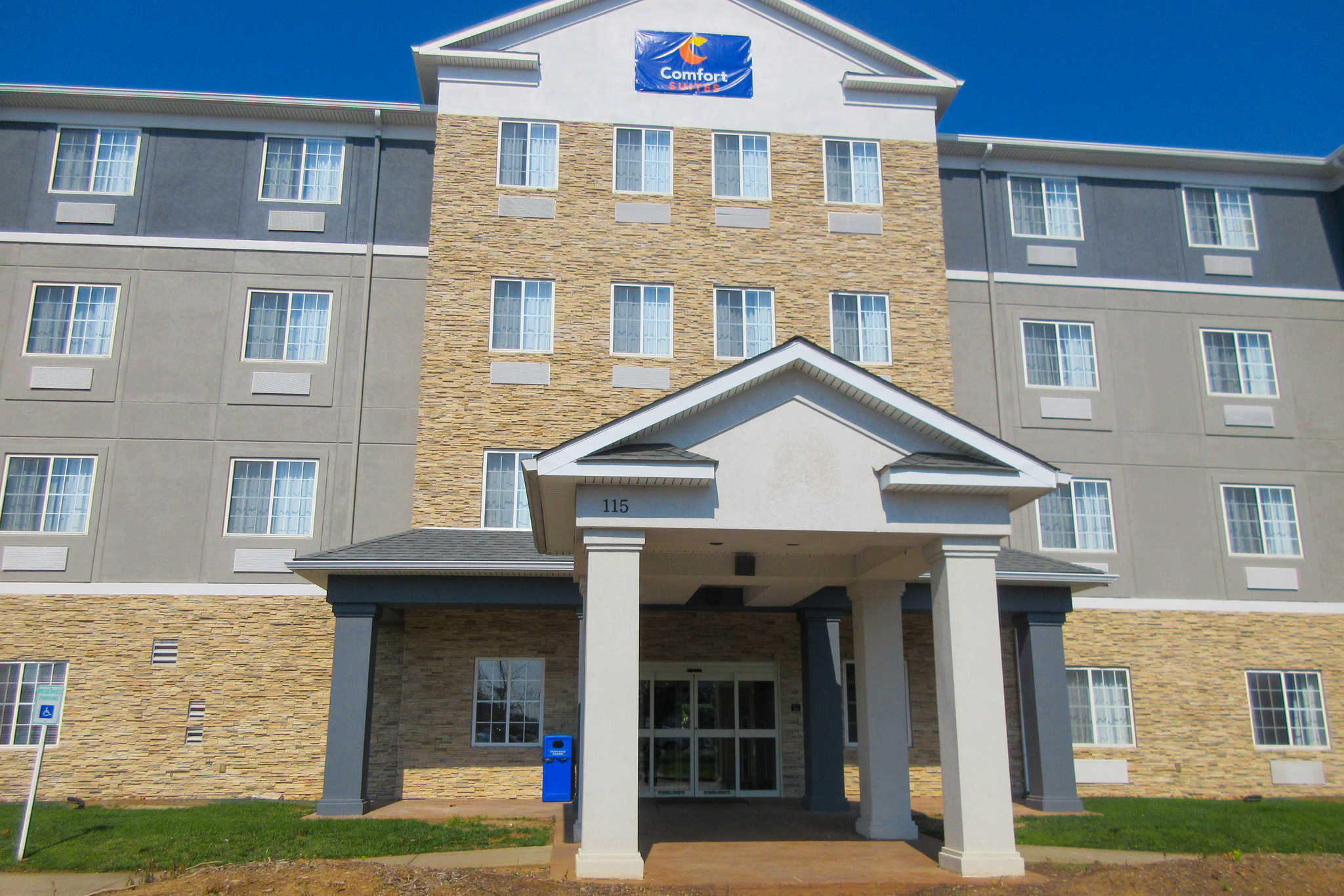 Comfort Suites in Clarksville, TN (Hotels & Motels) 9315381642
