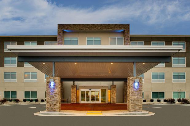 Images Holiday Inn Express & Suites Mt Sterling North by IHG