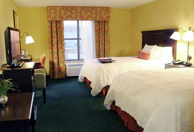 Images Hampton Inn and Suites Seal Beach