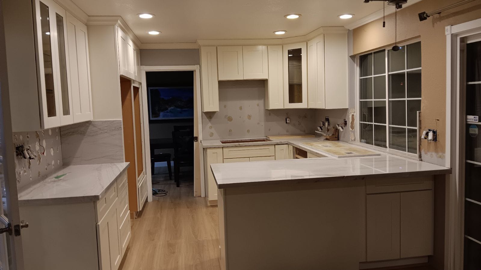 Cecilio Beto Home Installation - Crown molding
