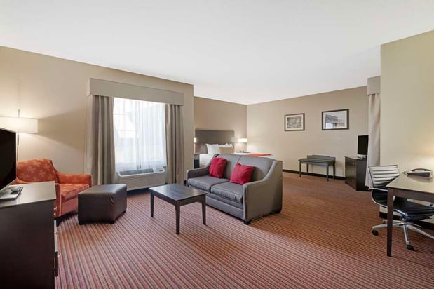 Images Best Western Plus Bradbury Inn & Suites