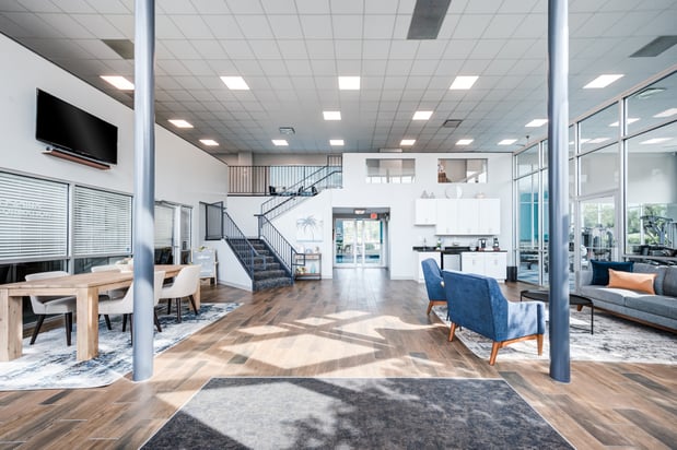 Images Lakeshore Drive Apartment Homes