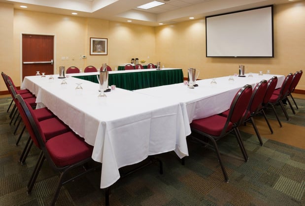 Images Holiday Inn Madison at the American Center by IHG