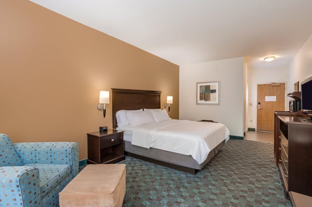 Images Holiday Inn Express & Suites Canton by IHG