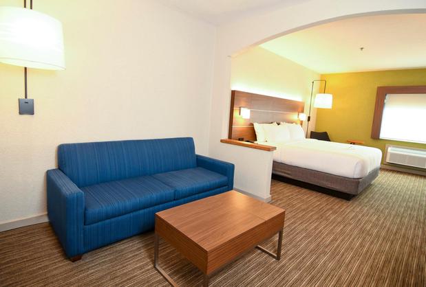 Images Holiday Inn Express & Suites Port Clinton-Catawba Island, an IHG Hotel