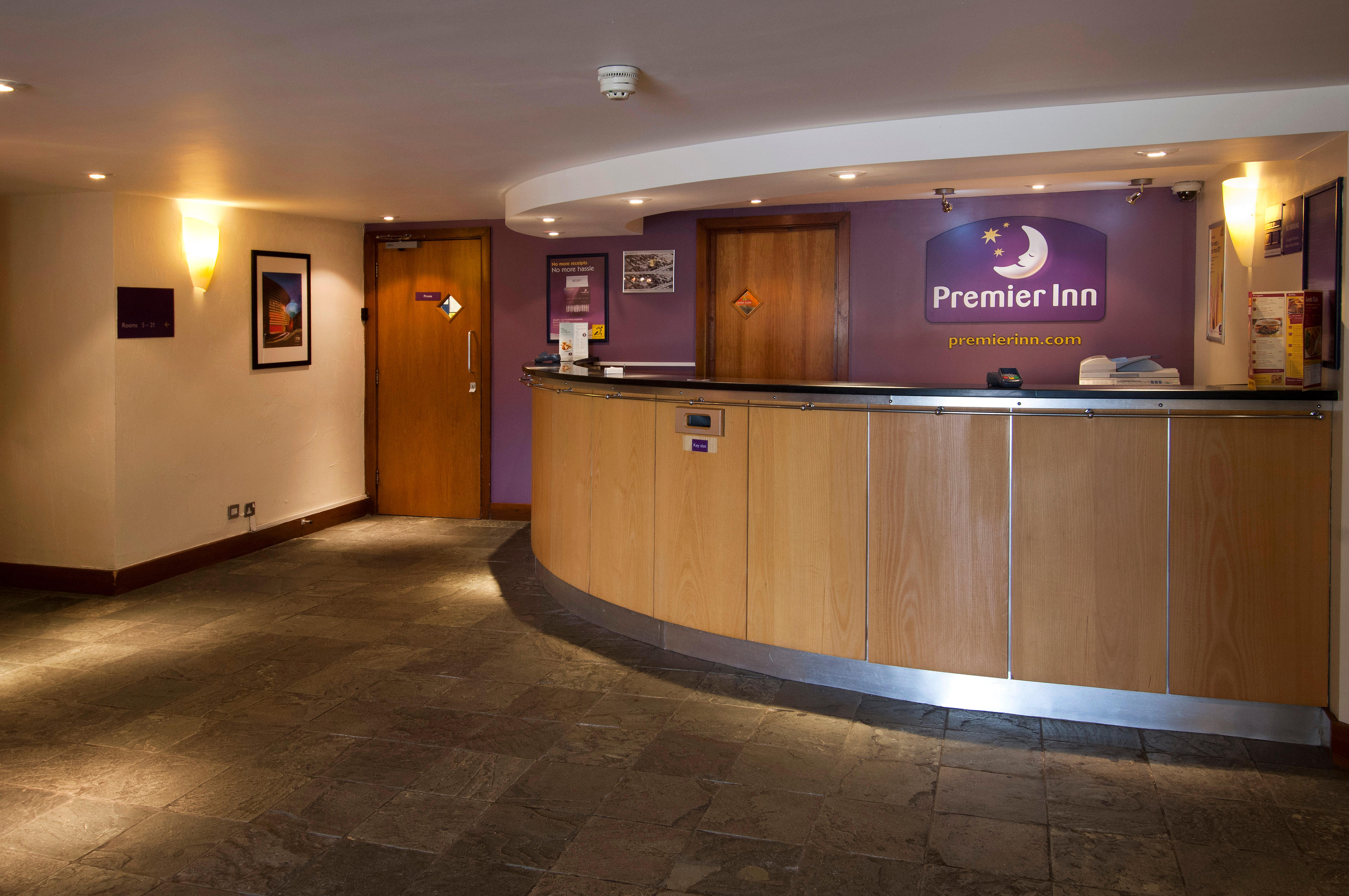 Premier Inn reception Premier Inn Leicester Central (A50) hotel Leicester 03330 037691