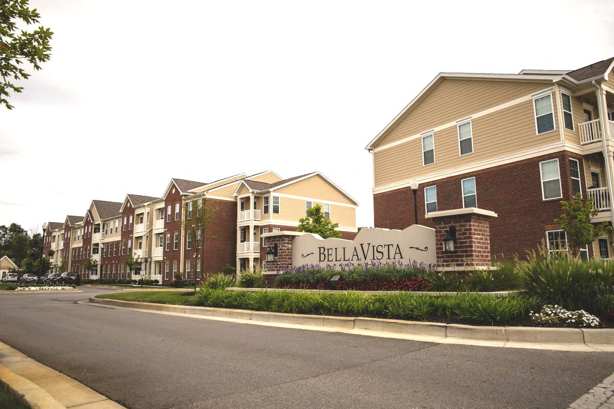 Front View Bella Vista Apartments Fishers (317)558-8500