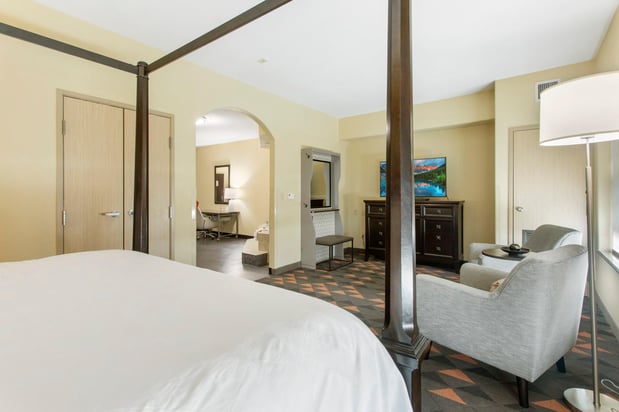 Images Holiday Inn & Suites Waco Northwest by IHG