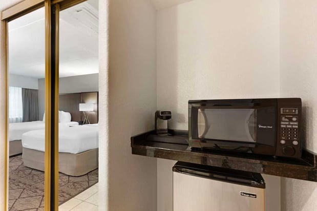 Images Best Western Plus Longbranch Hotel & Convention Center