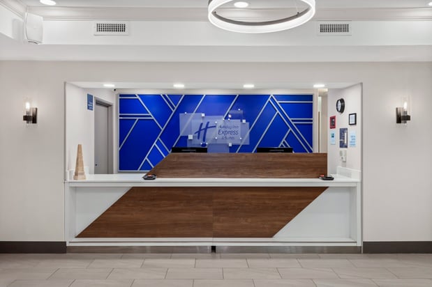 Images Holiday Inn Express & Suites Chicago-Algonquin by IHG
