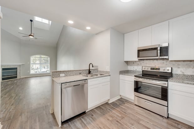 Images McFarlin Place Apartments