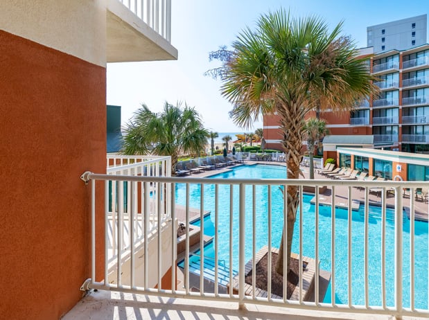 Images Holiday Inn & Suites Virginia Beach - North Beach by IHG