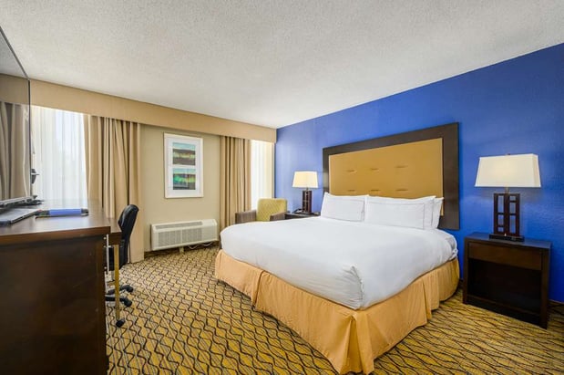 Images DoubleTree by Hilton Raleigh Midtown