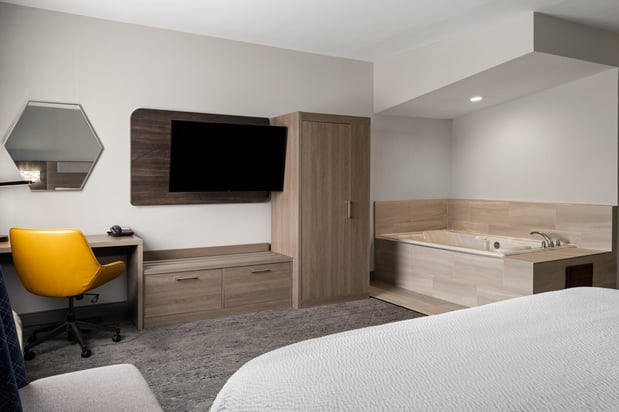 Images Holiday Inn Express Toledo North by IHG