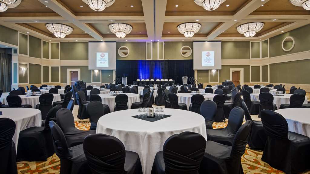Ballroom/Conference Room Best Western Plus Lamplighter Inn & Conference Centre London (519)681-7151