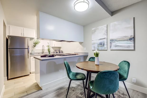 Images The Edge on the Boulevard