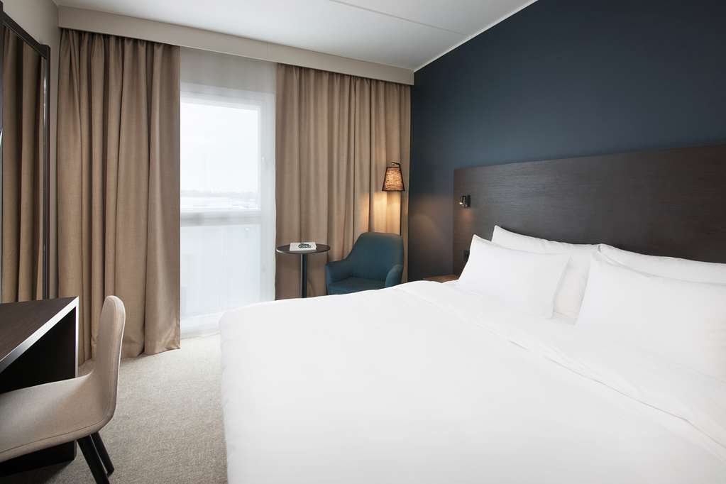 Images Park Inn by Radisson Oslo Airport Hotel West