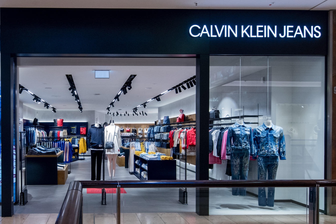 Kundenbild groß 1 Calvin Klein