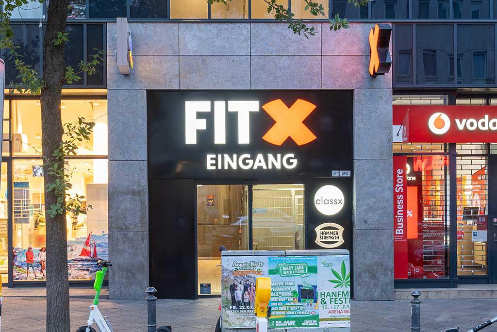 Bild 1 FitX Fitnessstudio in Berlin