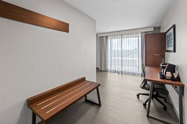 Images Holiday Inn Express & Suites Austin SW - Sunset Valley by IHG