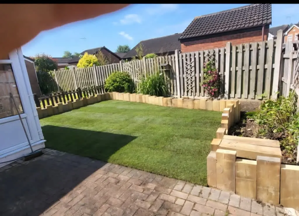 Images DH Landscaping & Building SVCS