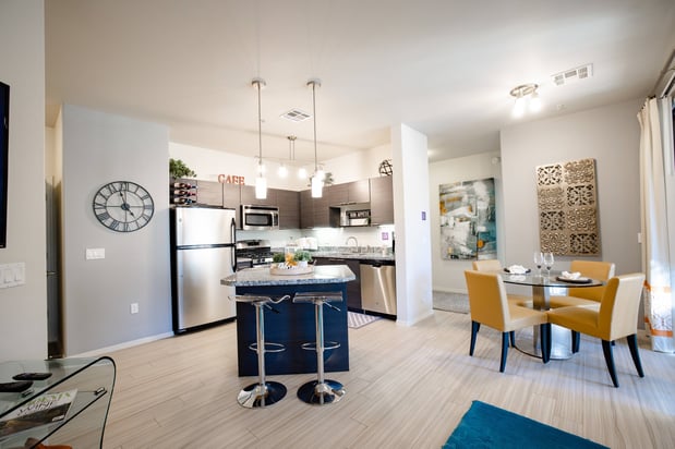 Images Liv Ahwatukee