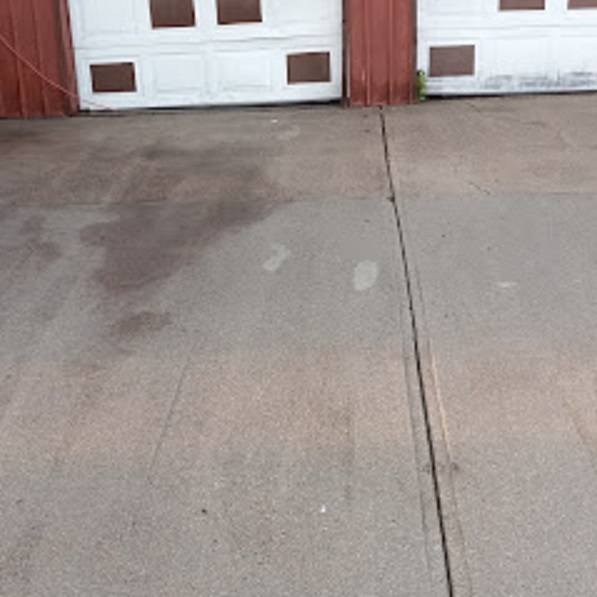 Call now for a pressure washing service!