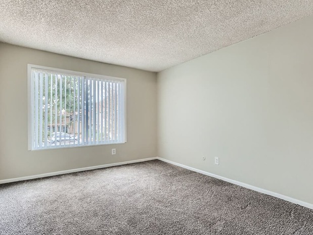 Images Meadow Lark Apartments