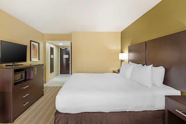 Images Best Western Plus Thornburg Inn & Suites