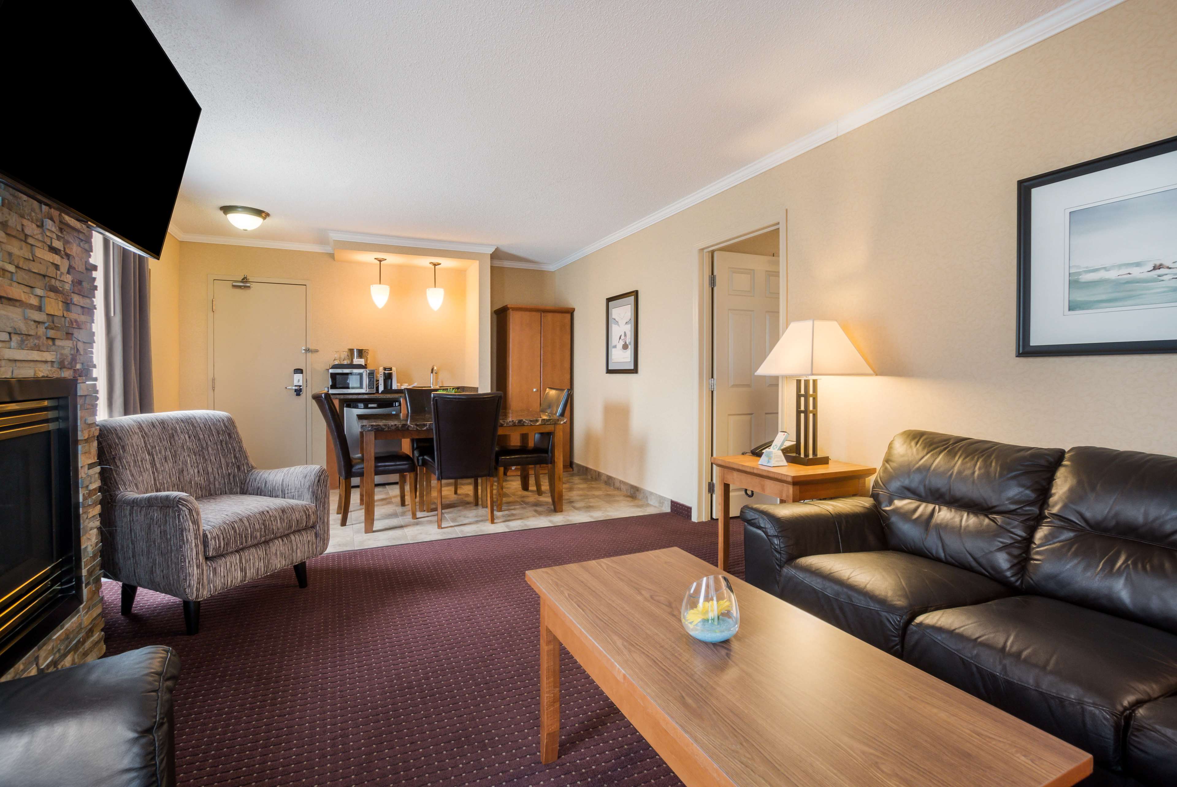 King Suite - Balcony Best Western Plus Norwester Hotel & Conference Centre Thunder Bay (807)473-9123