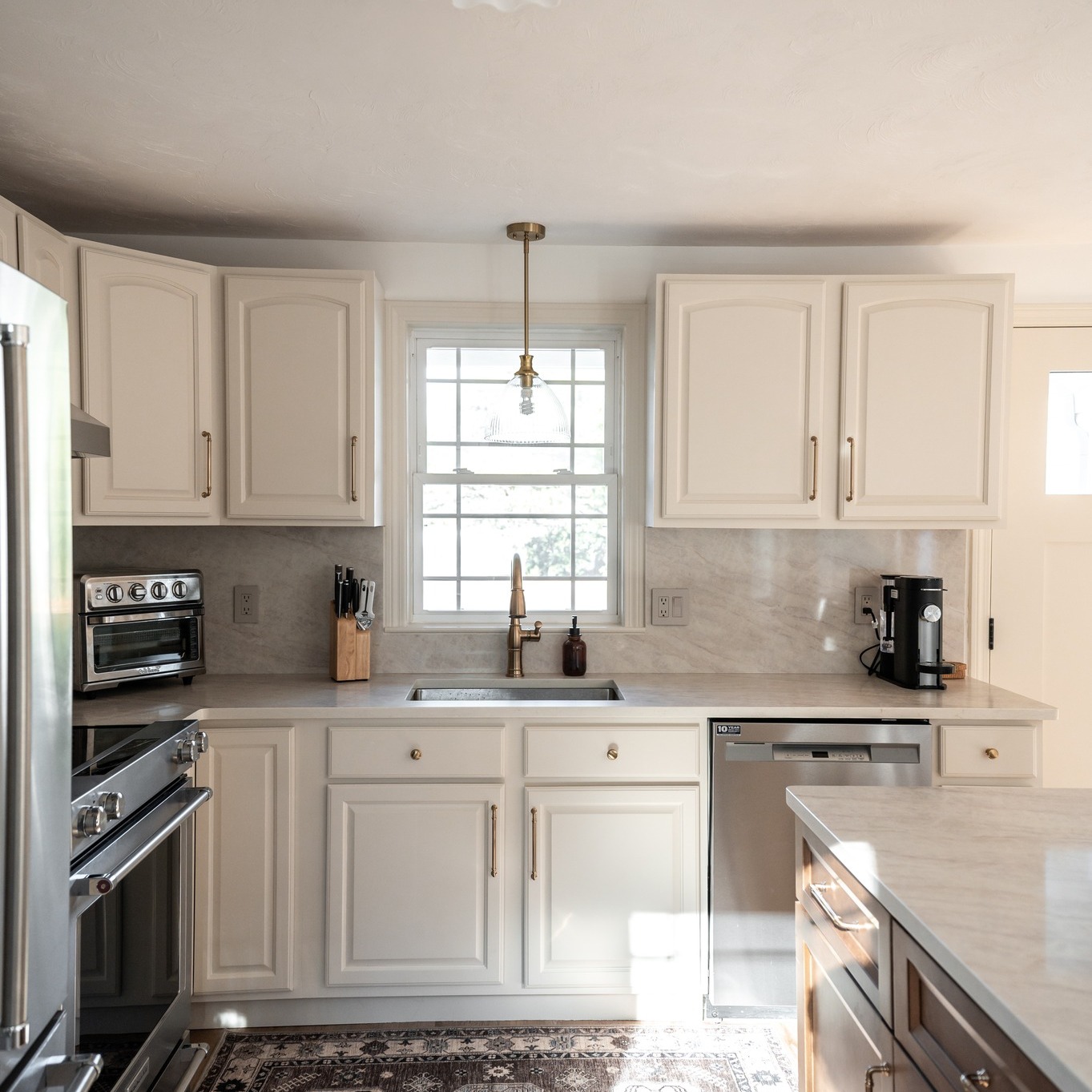 Clover Contracting LLC Image