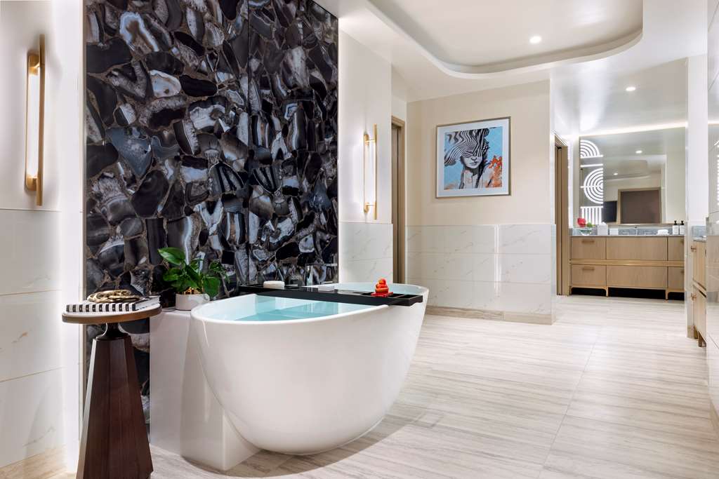 Guest room bath